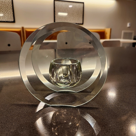 Beautiful Beveled Double Glass Tealight/Plant Holder - Picture 3 of 7